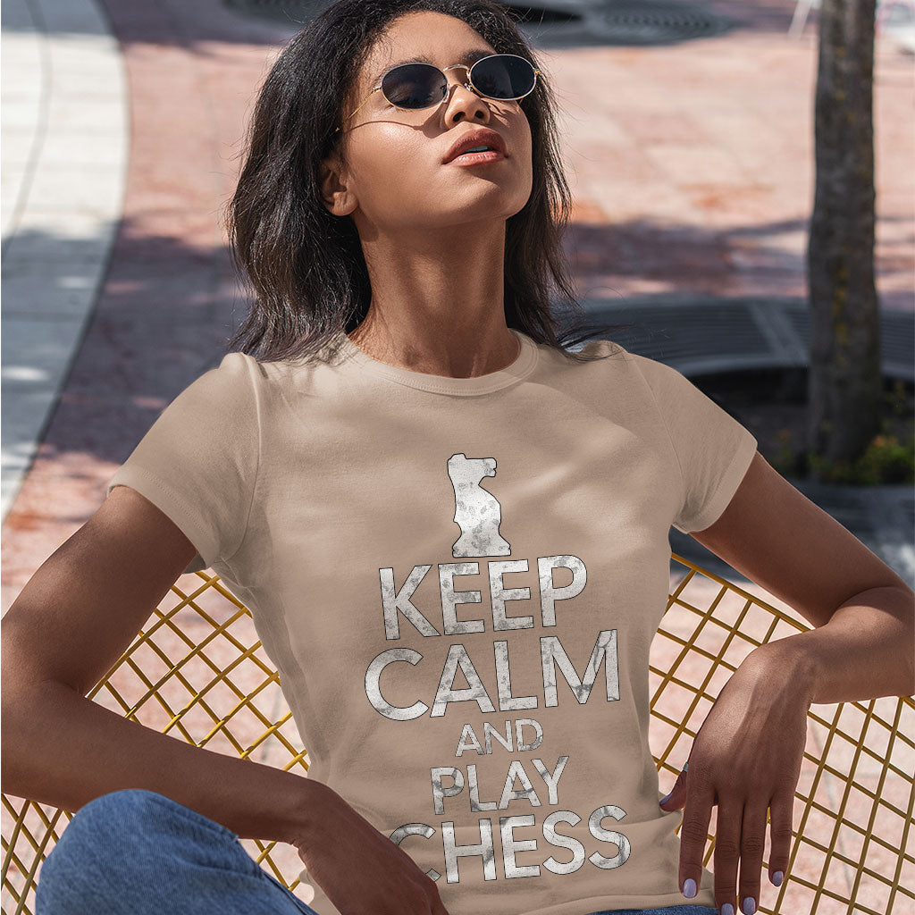 Keep Calm and Play Chess Slim Fit T-Shirt - Cool Saying Women's T-Shirt - Graphic Slim Fit Tee